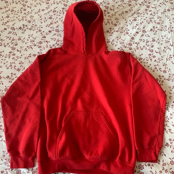 Gildan Tops - red hoodie